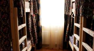 Гостиница Арт-хостел «Sherlock Homes» Краснодар Спальное место на двухъярусной кровати в общем номере для женщин-3