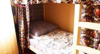 Гостиница Арт-хостел «Sherlock Homes» Краснодар Спальное место на двухъярусной кровати в общем номере для женщин-1